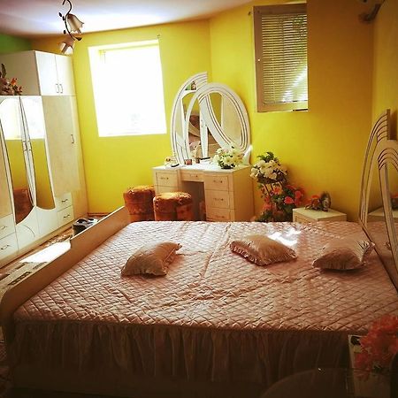 רוסה Two Bedroom Townhouse Mika מראה חיצוני תמונה