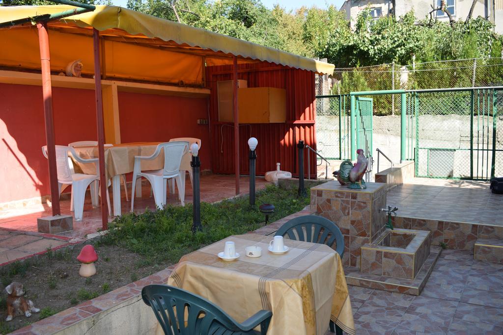 רוסה Two Bedroom Townhouse Mika מראה חיצוני תמונה